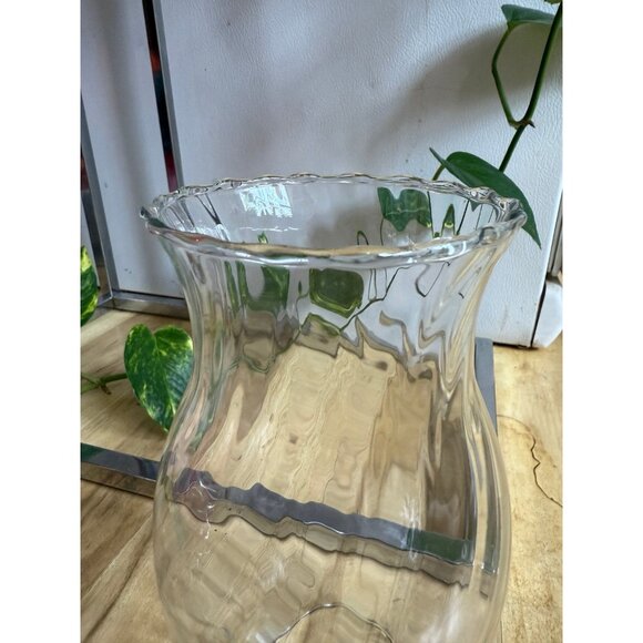Clear Glass Hurricane Lamp Shade - Picture 5 of 8